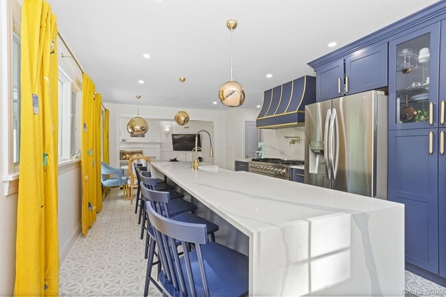 Photo - 570 Bedford Rd