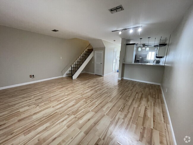 Building Photo - 204 Fourth St SE Rental