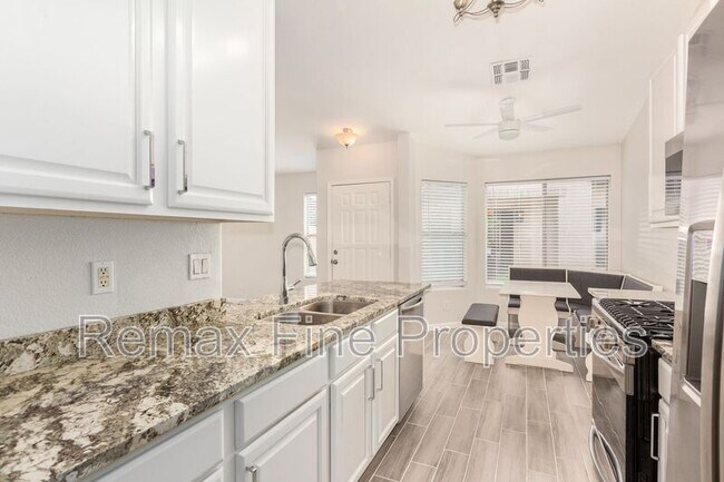 Photo - 1851 E Carla Vista Dr