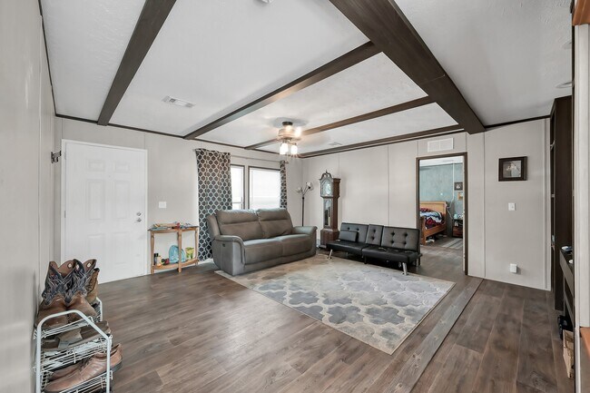 Photo - 15835 Lowell