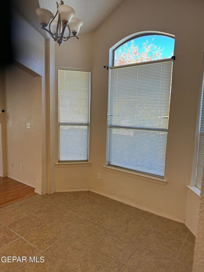 Photo - 10899 Northview Dr