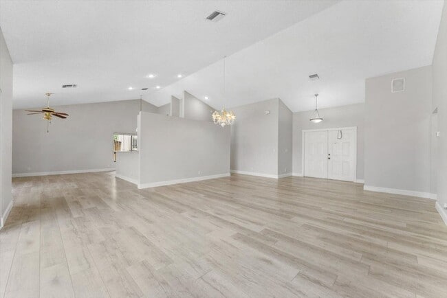 Photo - 5809 Sun Pointe Cir