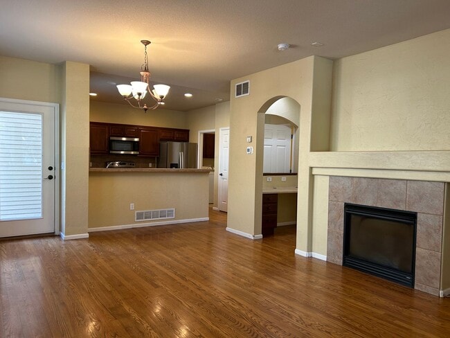 Photo - Stylish & Functional - 2 Bed 2.5 Bath Available Early June