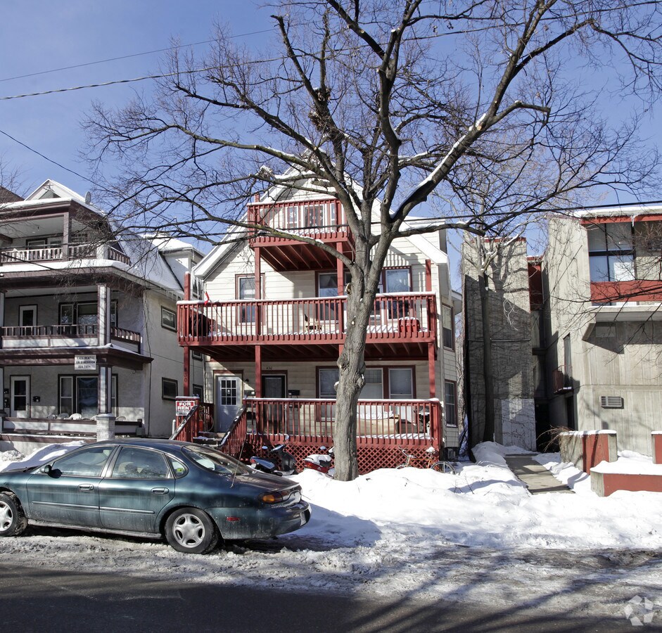 Photo - 430 Dayton St Apartments