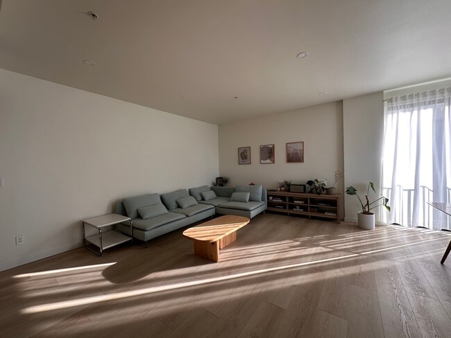 Sala de estar - 625 S Berendo St Unidad 307