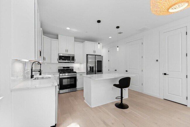 Photo - 5305 Ledesma Rd