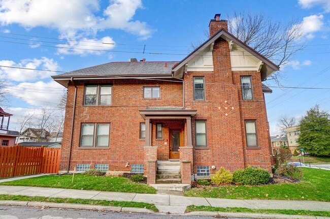 Photo - 2881 Observatory Ave Unit #2