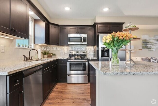 Building Photo - Luxury Living in the Northland - Welcome t... Rental