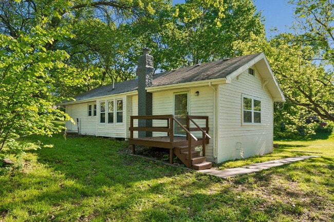 Photo - Charming 2-Bedroom Haven in Kansas City Northland!