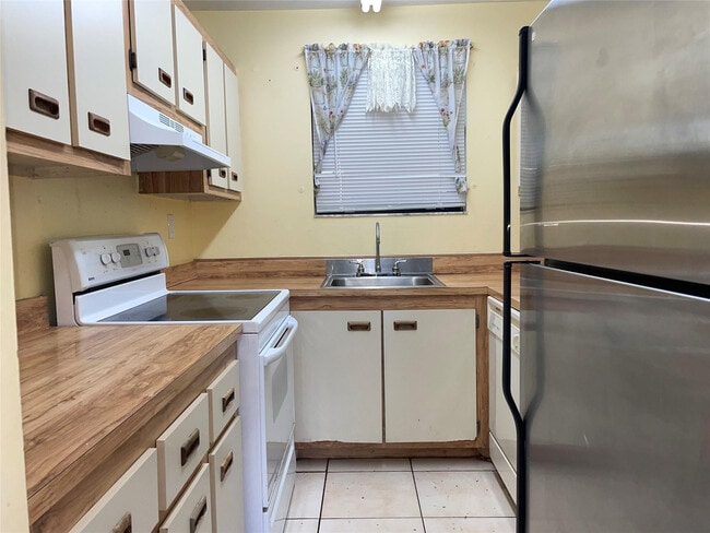 Photo - 1101 SW 122nd Ave Unit 415