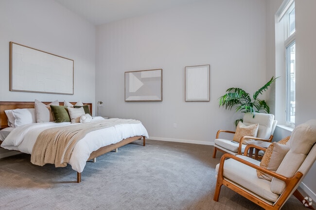 2BR, 2BA - 1,000SF - Bedroom