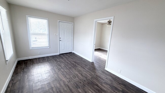 Photo - 608 Ravenswood Dr