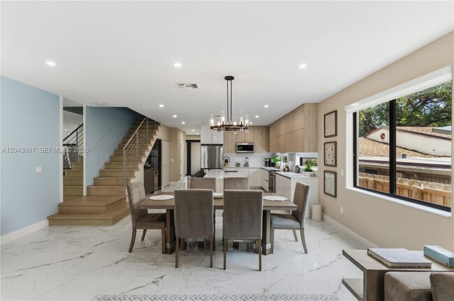 809 SW 10th Terrace