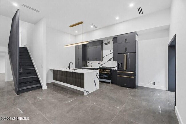 Building Photo - 9 Minerva St Unit 1
