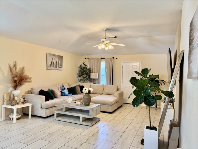 Building Photo - 5329 Tallowpine Terrace