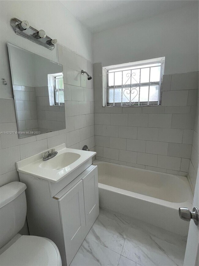 Photo - 741 NW 116th St