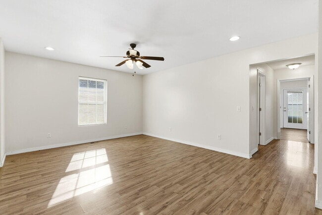 Photo - 1127 N Northwood Ave