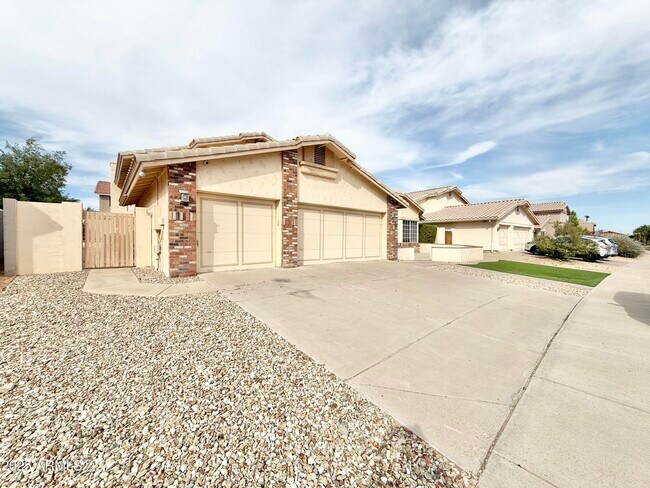 Photo - 2718 E Bighorn Ave