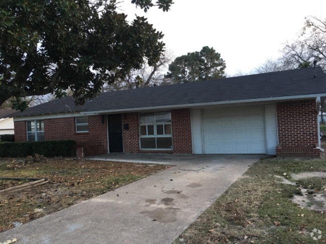 Building Photo - 912 Alabama St Rental
