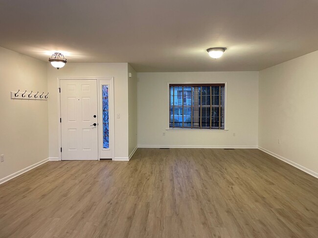 Photo - Beautiful 3 bedroom 2 bathroom Rancher in Great Manheim Location!