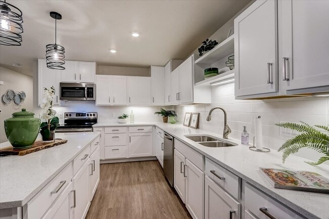 Whispering Oak Apartments