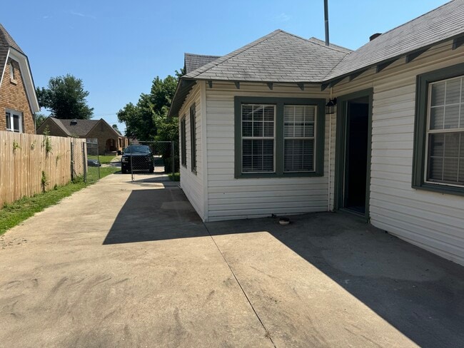 Photo - 2525 NW 11th St
