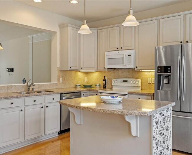 Photo - Gorgeous Townhome in Great Raleigh Location!