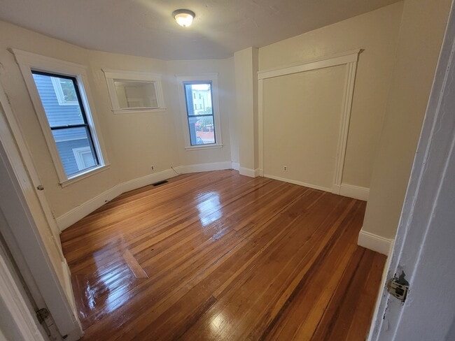 Living Room - 76 Bellevue St