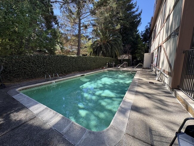 Photo - 735 El Camino Real