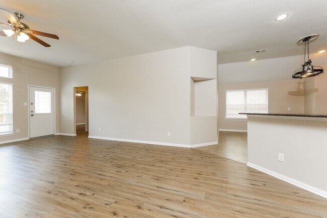 Photo - 9957 Yearling Pl