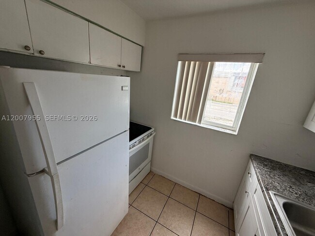 Photo - 2330 NW 11th St Unit 33