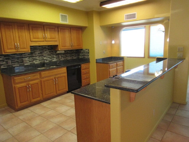 Photo - Large (3,825"), Beautiful & Luxurious Eastside Home with Breathtaking Mtn. Views.