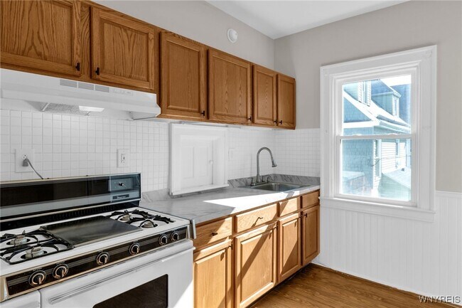 Photo - 146 Lancaster Ave