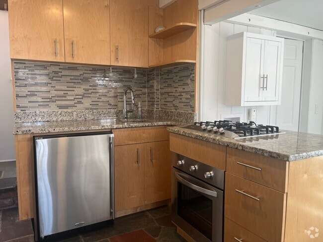 Building Photo - 161 Good Hill Rd Unit Cottage Rental