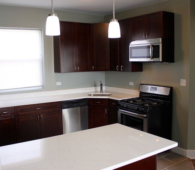 Photo - 1904 N Lawndale Ave Unidad 3N