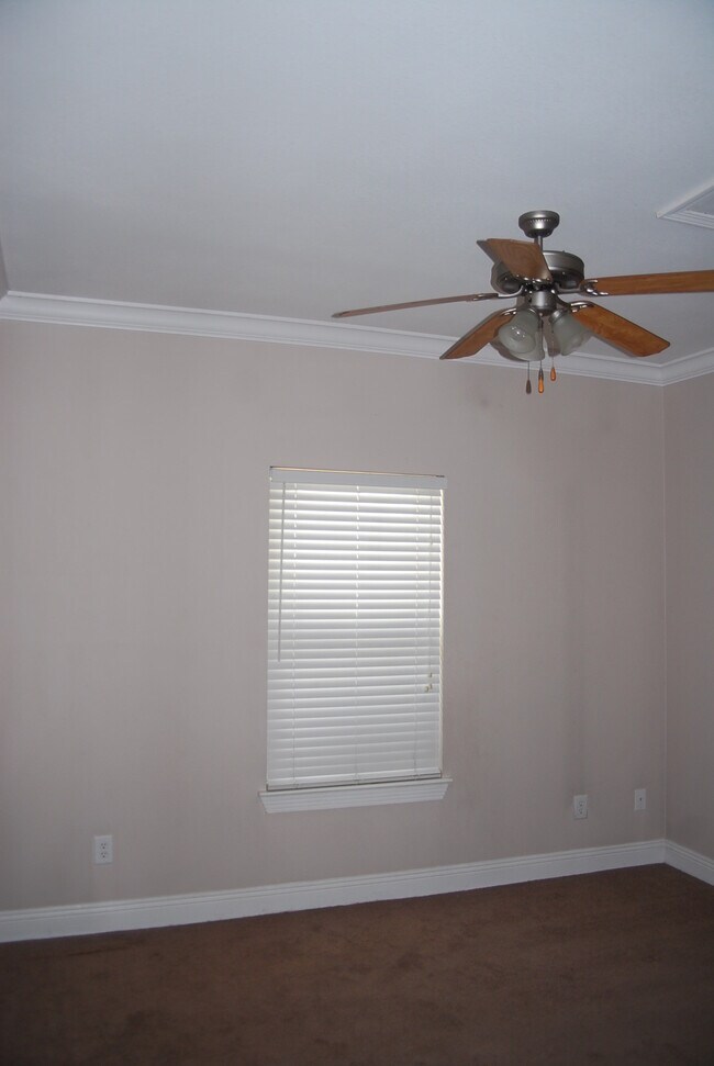 Photo - 1344 Tropical Cv