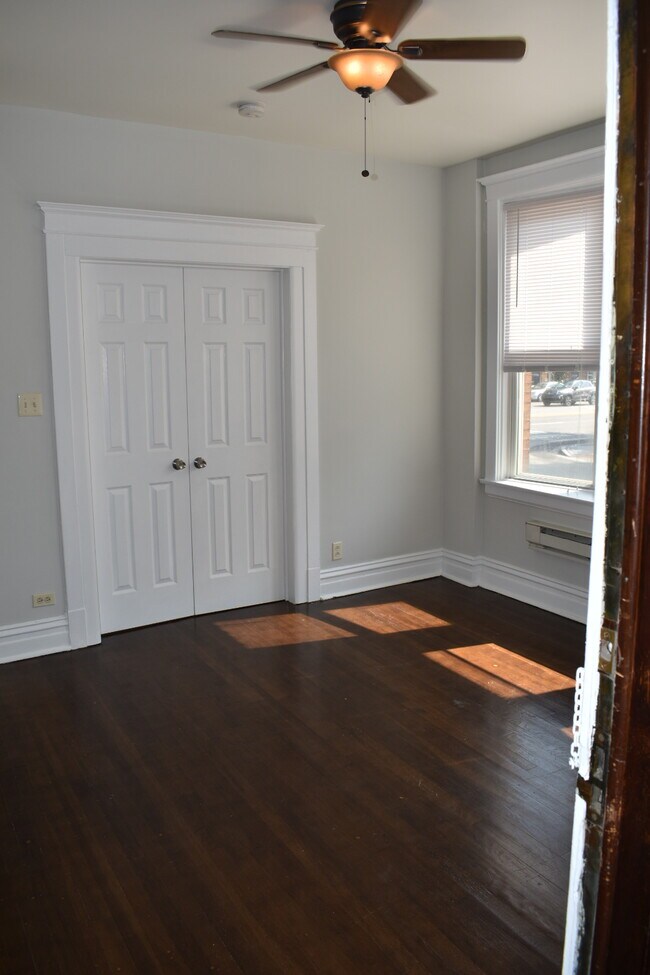 Photo - 1606 W Nelson St Unit 2