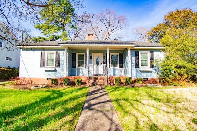 Building Photo - Available 3/27/26 - Charming Haymount 3 Bedroom 2 Bathroom Home- Pets Okay