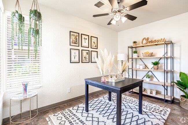 2BR, 2BA - 900SF - The Willows