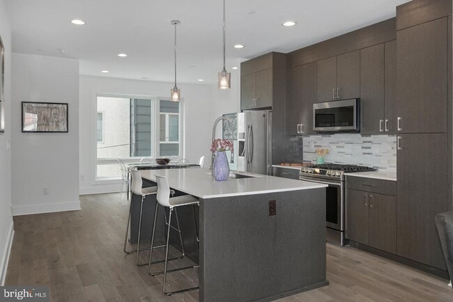 Photo - Pennsport Townhome with Garaged Parking