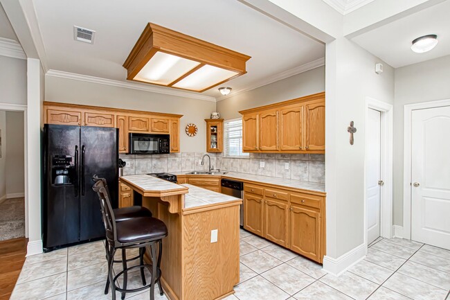 Photo - Inviting 3 Bedroom Home Minutes from Bluebonnet
