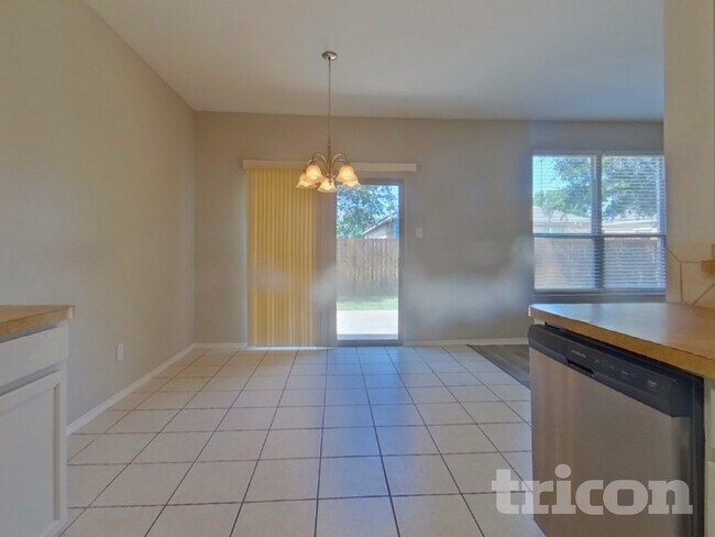 Photo - 3005 Glenrose Dr