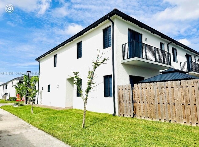 Photo - 13663 SW 158th Ave