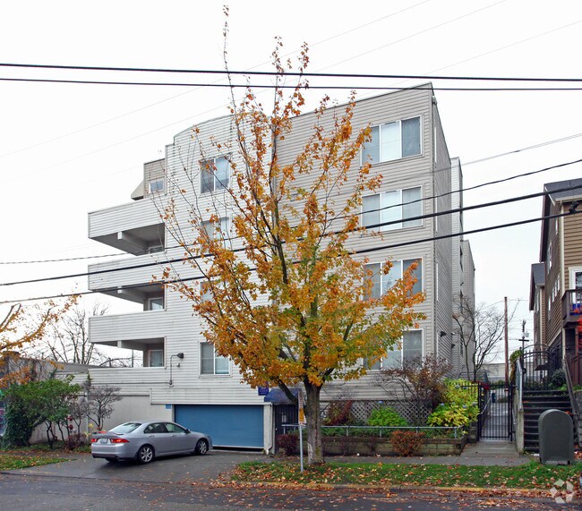 Building Photo - Plaza 45 Rental