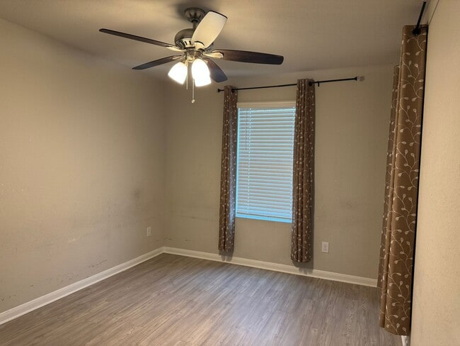12702 Mirecourt Wy