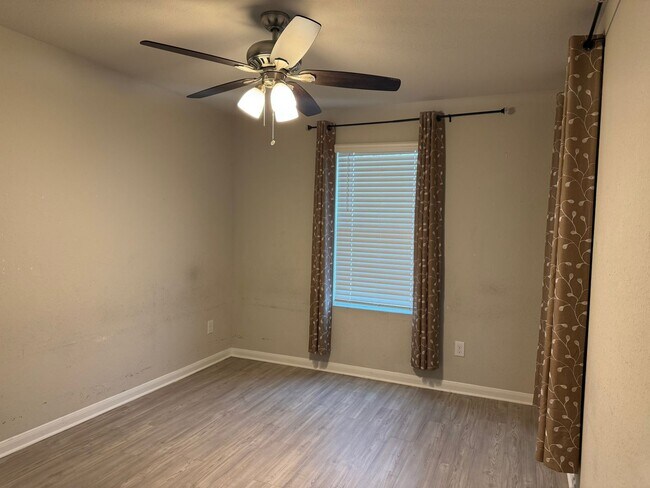 Photo - 12702 Mirecourt Wy
