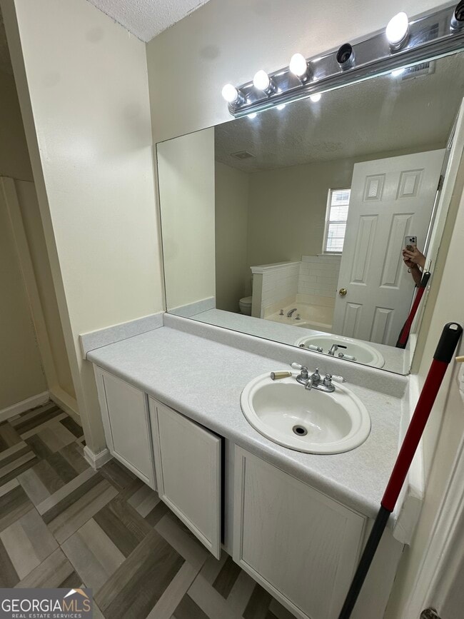 Photo - 465 Eagles Crossing Cir