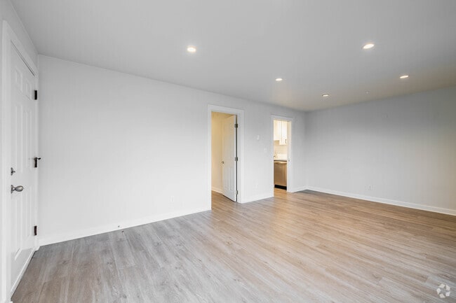 2 habitaciones, 1 baño, 750 pies cuadrados, sala de estar - Nordic View | Modern Living in the Heart o...