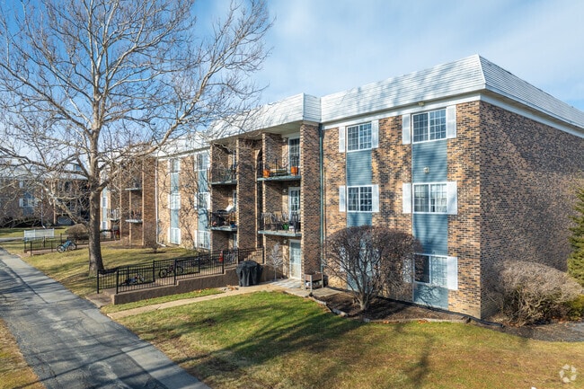 Photo - Arlington Glen Condos