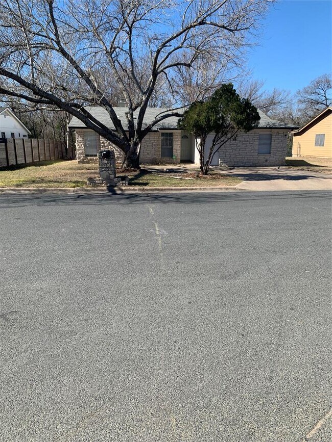 Building Photo - 4608 Bundyhill Dr